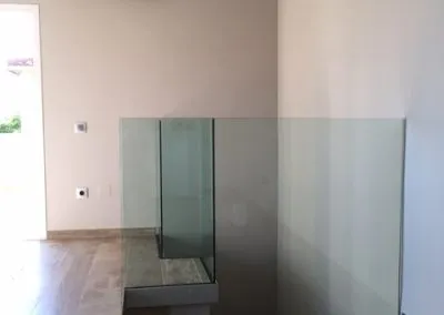 Baranda de vidrio escalera