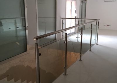 Baranda cristal escalera