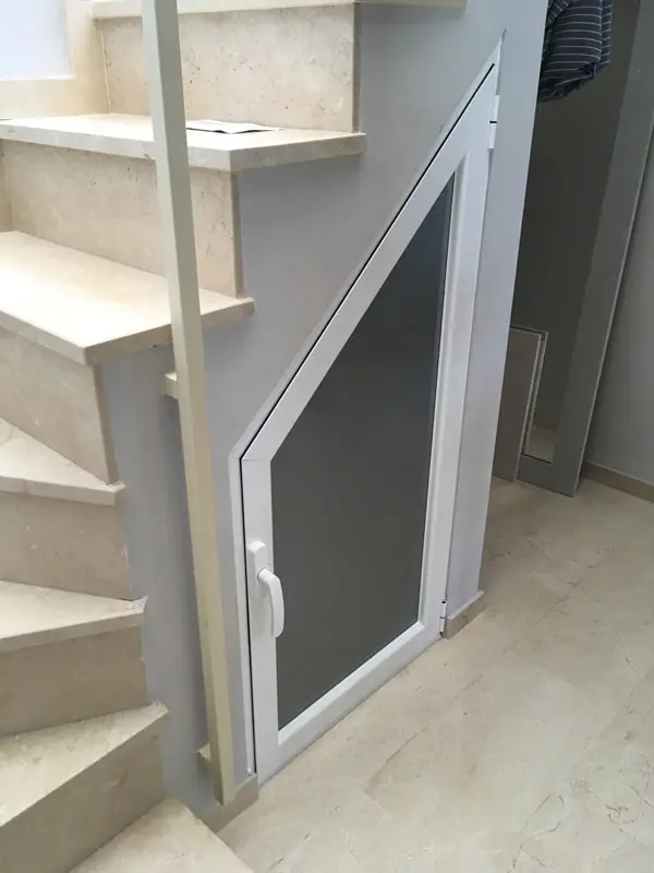 Almacen Bajo Escalera 600
