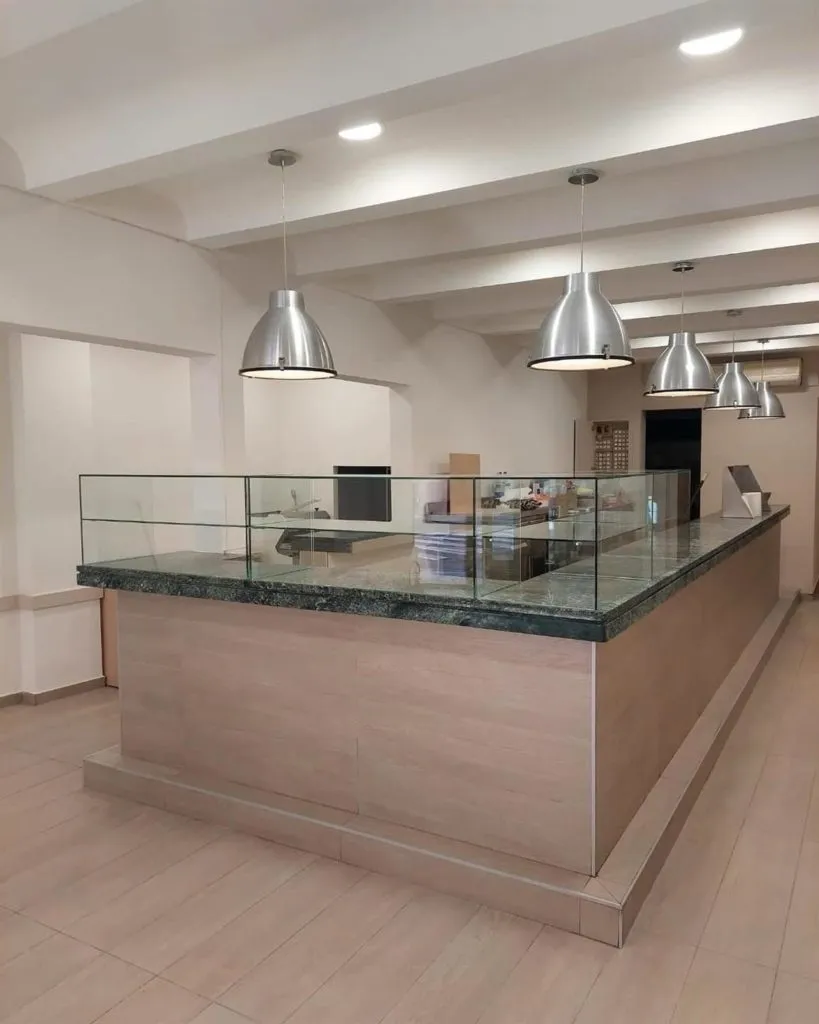 Imagen De WhatsApp 2024 03 13 A Las 09.32.33 89320cdf vitrinas de cristal cambrils Tarragona